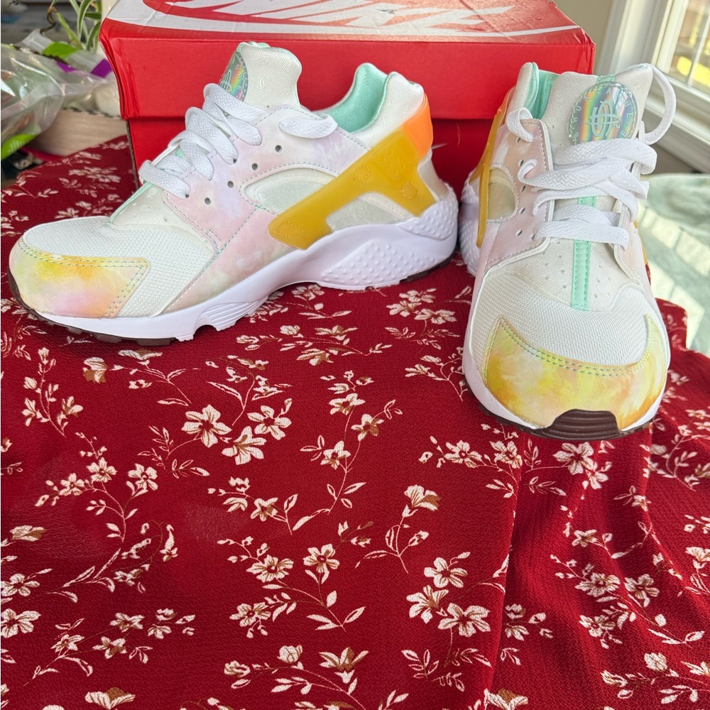 Nike White and Orange Huarache Sneakers - Picture 3 of 12